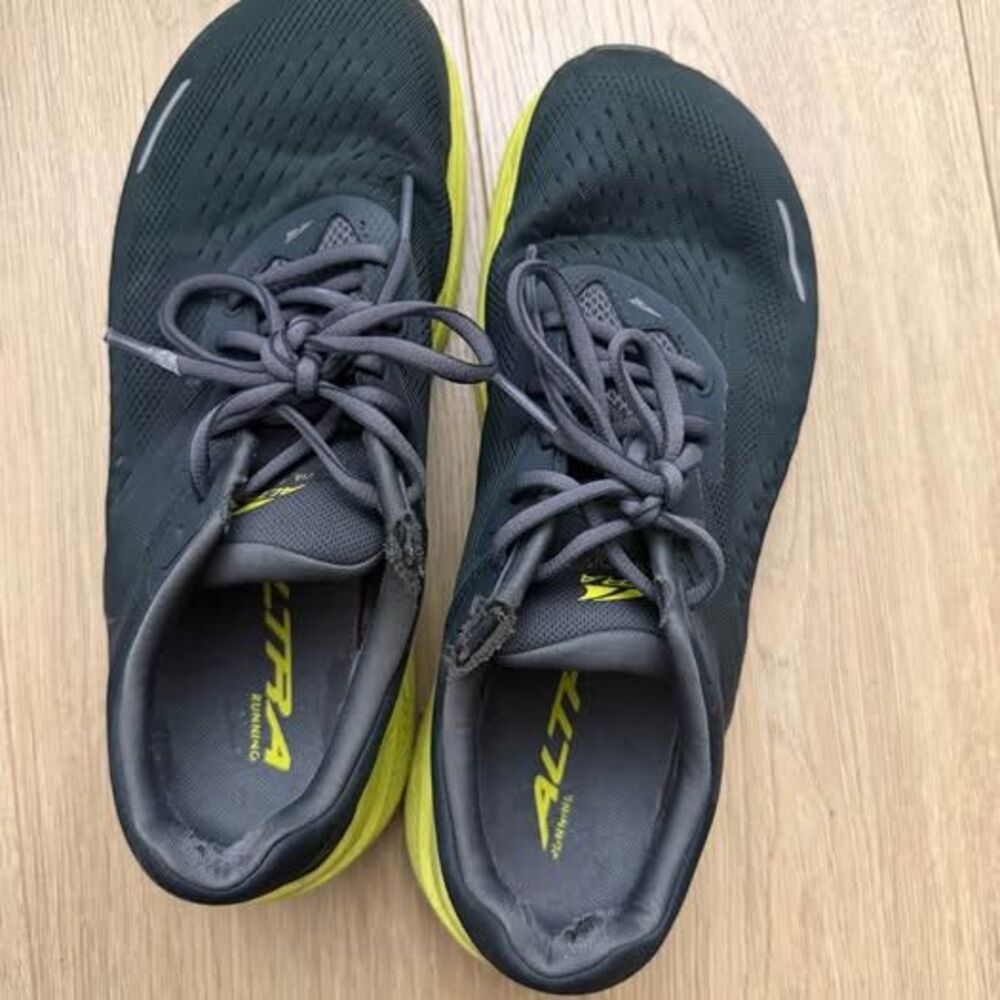 Altra Gray Via Olympus 2 Blue Yellow Running Shoes Men's US 9